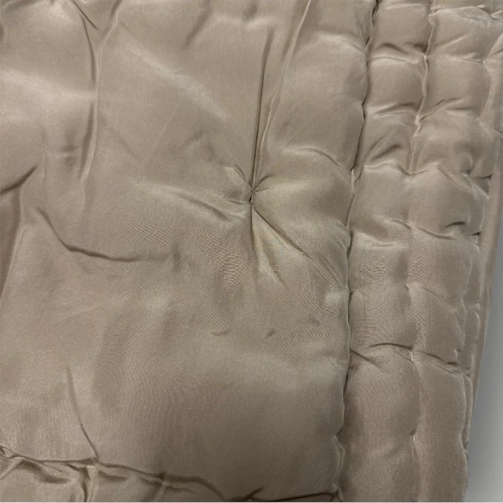 Pottery Barn Quilted Tufted 100% Silk Standart Shams‎ Set Of 2 Beige Tan